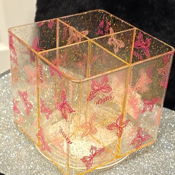 Juicy Couture Home Logo Butterfly 4 Section Acrylic 360° Spinner - Picture 3 of 9